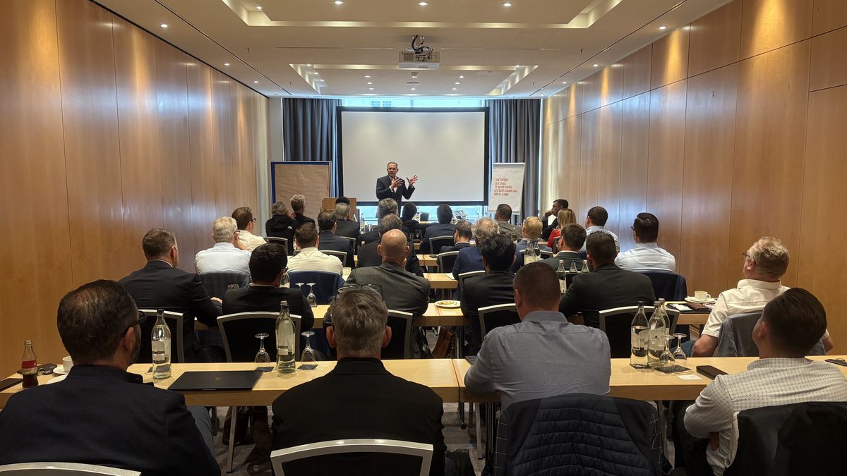 Teilnehmer im Plenum beim 1. exklusiven CEO-Workshop in Erfurt